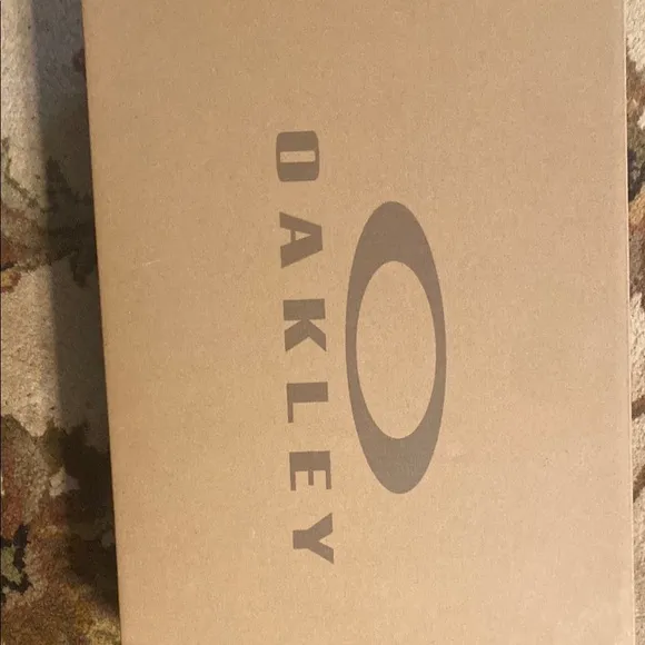 Oakley Burgundy and White mens 9 Sneakers