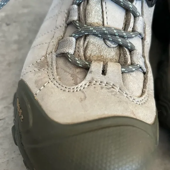Oboz Tan Hiking Boots