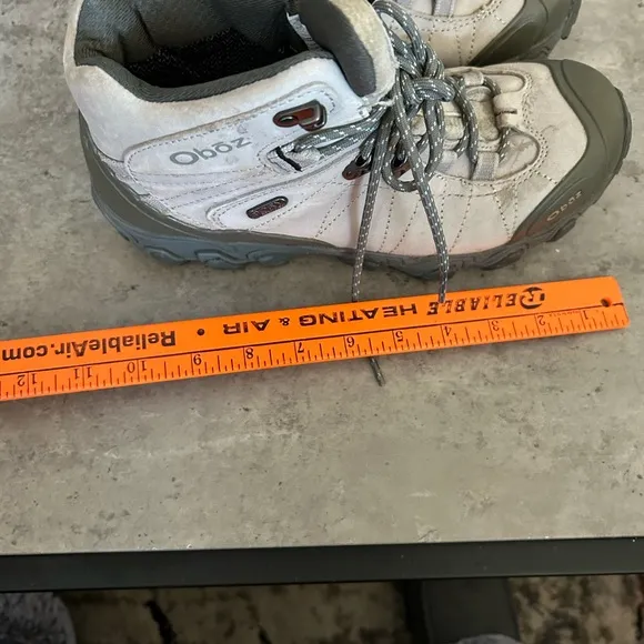 Oboz Tan Hiking Boots