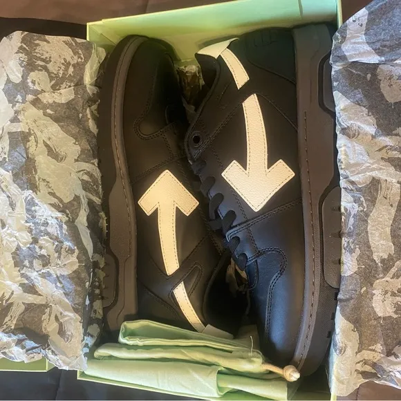 OFF-WHITE Out Of Office OOO Low Tops