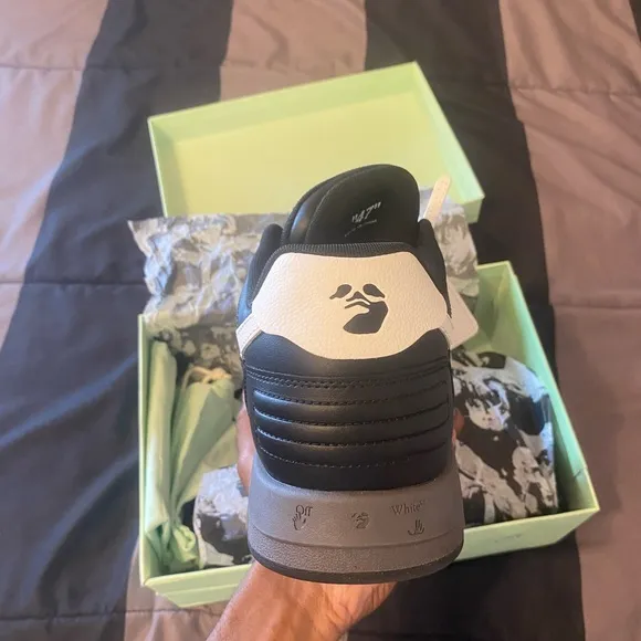 OFF-WHITE Out Of Office OOO Low Tops