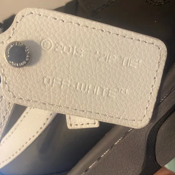 OFF-WHITE Out Of Office OOO Low Tops
