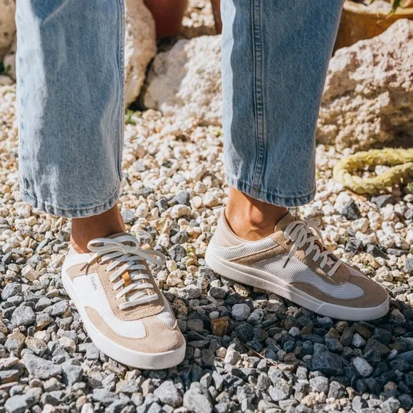 Olukai Classic Court Sneakers Sz 9
