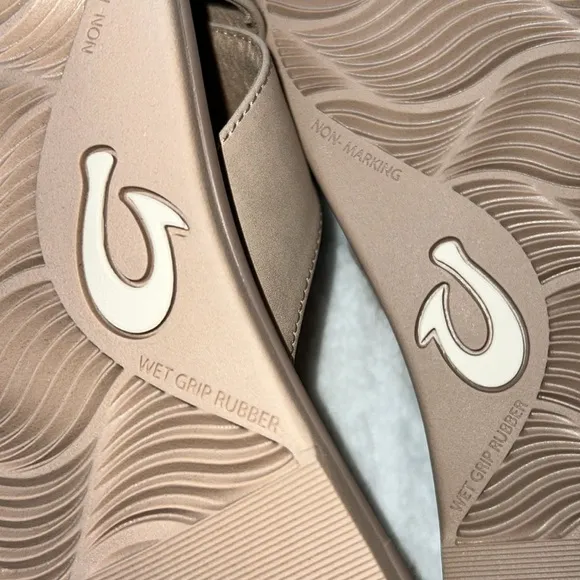 OluKai La’I Slide Sandals