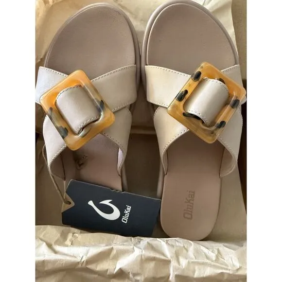 Olukai La’i Taupe Criss Cross Tortiose Shell Buckle Comfort Slide Sandals Size 6