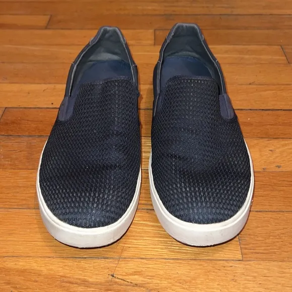 OluKai Men’s Lae’ahi Slip-On Sneakers in Navy Blue, size 12