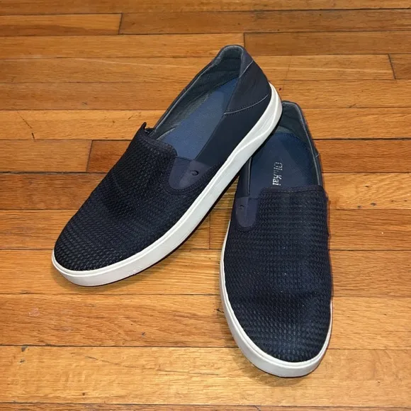 OluKai Men’s Lae’ahi Slip-On Sneakers in Navy Blue, size 12