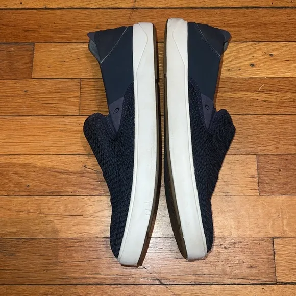OluKai Men’s Lae’ahi Slip-On Sneakers in Navy Blue, size 12