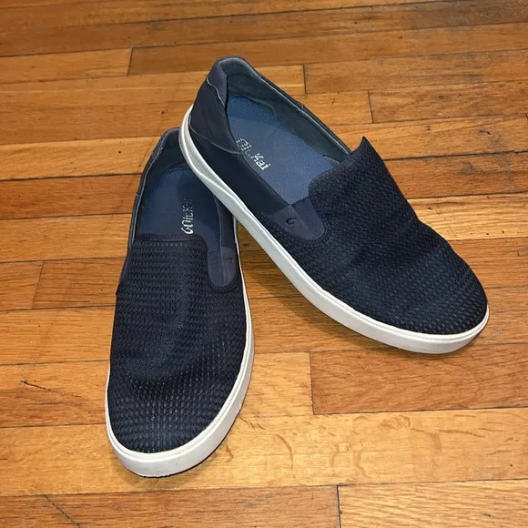 OluKai Men’s Lae’ahi Slip-On Sneakers in Navy Blue, size 12