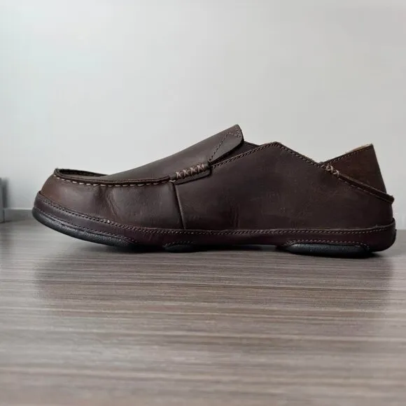 OluKai Moloa Men’s Nubuck Slip On Loafers Shoes Mocs $140 in Dk Wood-Dk Java