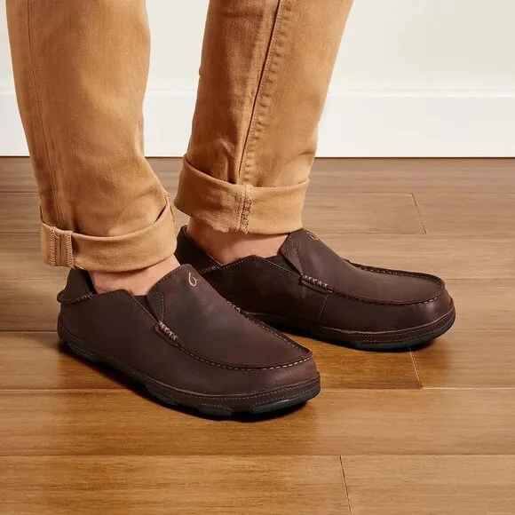 OluKai Moloa Men’s Nubuck Slip On Loafers Shoes Mocs $140 in Dk Wood-Dk Java