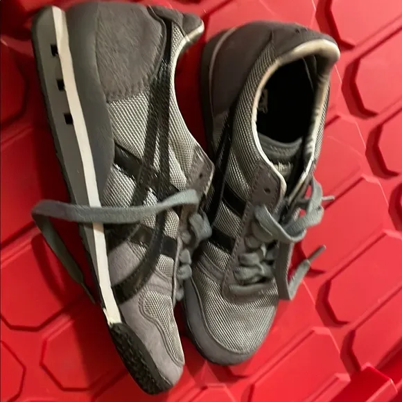 Onitsuka Tiger by Asics Gray and Black Retro Sneakers