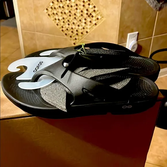 Oofos Black Sandals