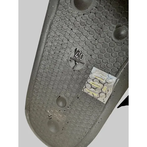 P448 Slides Water Resistant Size US 7/ EU 40 Black Sandals NWOB Unisex