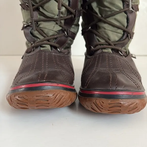Pajar army green women’s grip boots weatherproof up lace up shaft toggle close