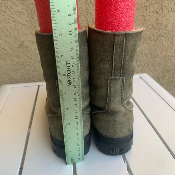 Palladium leather military green shoelaces boots size 6 ( European 37)