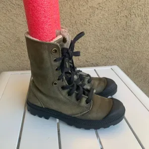 Palladium leather military green shoelaces boots size 6 ( European 37)