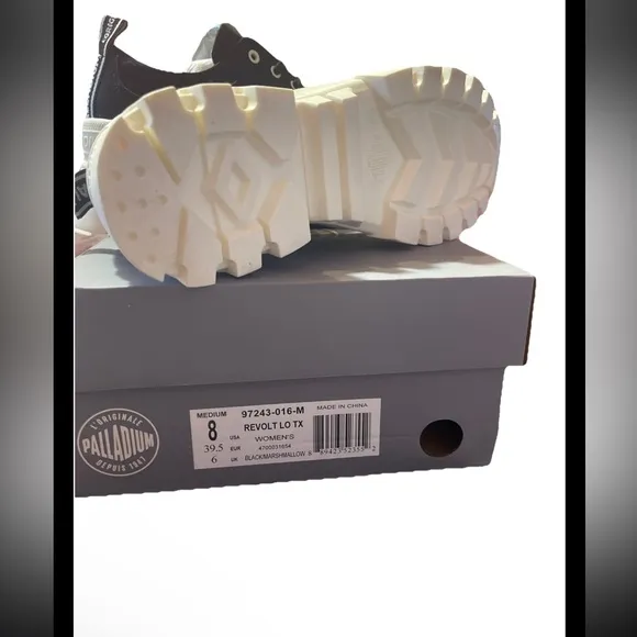 Palladium Revolt Lo TX Platform Sneakers Womens US Size 8 Black/Marshmallow