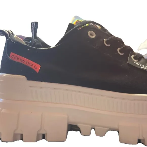 Palladium Revolt Lo TX Platform Sneakers Womens US Size 8 Black/Marshmallow