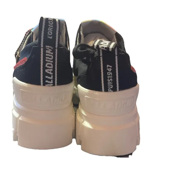 Palladium Revolt Lo TX Platform Sneakers Womens US Size 8 Black/Marshmallow