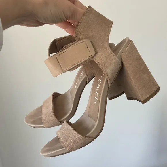 Pedro Garcia - Willa Sandals - Tan Suede Leather - Size 38 / 8 - Pristine