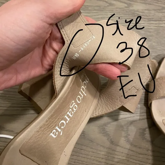 Pedro Garcia - Willa Sandals - Tan Suede Leather - Size 38 / 8 - Pristine