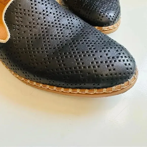 Pikolinos Merida Punched Leather Loafers