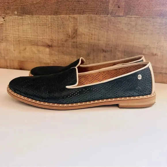 Pikolinos Merida Punched Leather Loafers