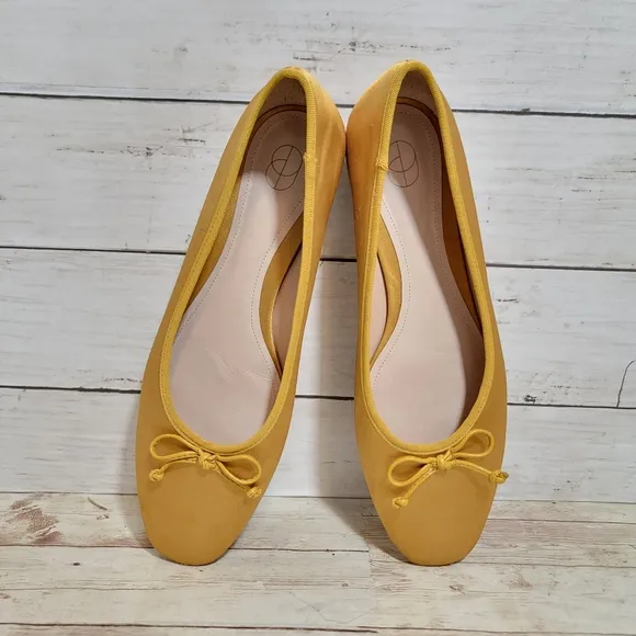 Porte &amp; Paire - Bow-embellished Satin Ballet Flats - Yellow
