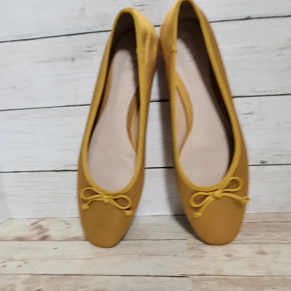 Porte &amp; Paire - Bow-embellished Satin Ballet Flats - Yellow