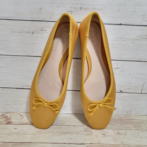 Porte &amp; Paire - Bow-embellished Satin Ballet Flats - Yellow