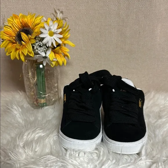 PUMA Black and White suede Sneakers