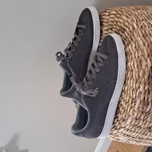 Puma Mens Classic Gray Suede Casual Sneakers‎ Size 11