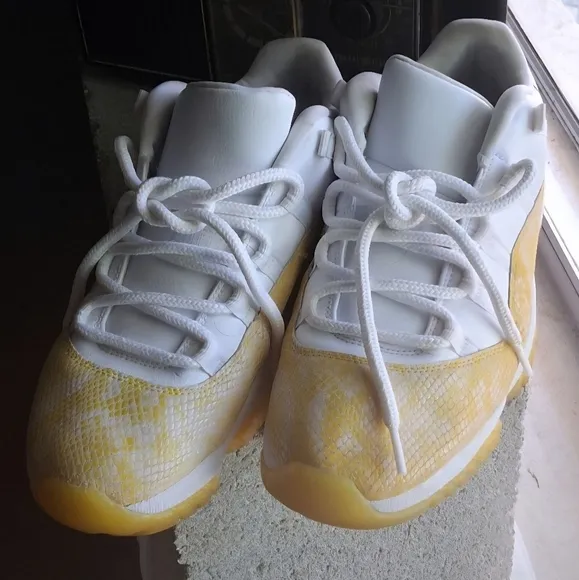 RARE! Retro Nike Air Jordan 11's Size 10 Yellow Snakeskin Great Condition