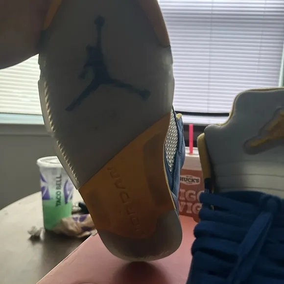 Retro 5 Laney size 9