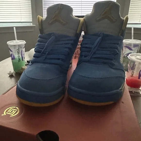 Retro 5 Laney size 9