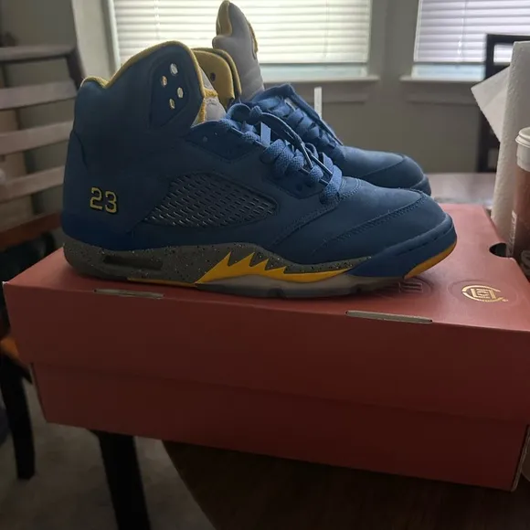 Retro 5 Laney size 9