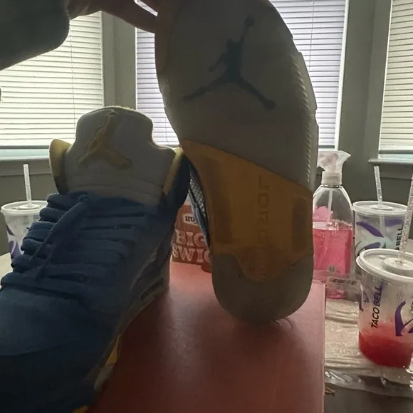 Retro 5 Laney size 9