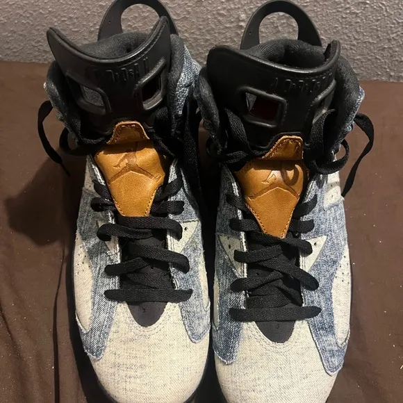 Retro 6 Washed Denim Air Jordan Nike fits women size 12