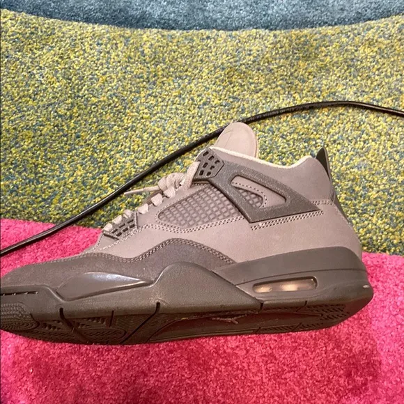 Retro Jordan 4 SE