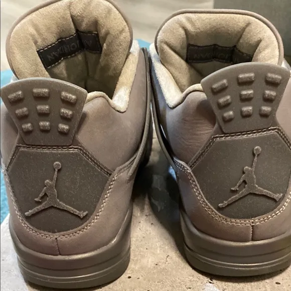 Retro Jordan 4 SE