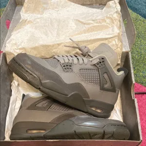 Retro Jordan 4 SE