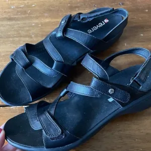 Revere Leather comfy black outdoor Arch Support Slip Resistant velcro sandals 11