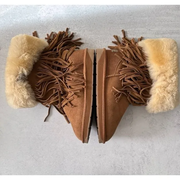 RJ’s Fuzzies Fringe Boots Shearling