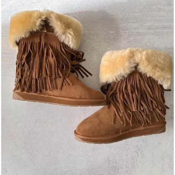 RJ’s Fuzzies Fringe Boots Shearling
