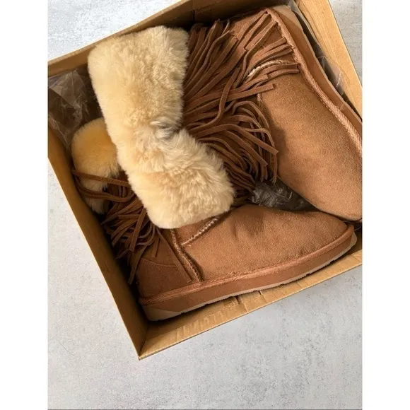 RJ’s Fuzzies Fringe Boots Shearling