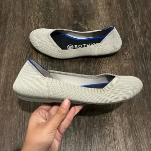 Rothys Gray Round Toe Knit Flats Size 5