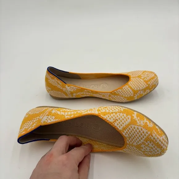Rothy’s Women’s 6 Yellow White Square Toe Daisy Slip On Flats Retired