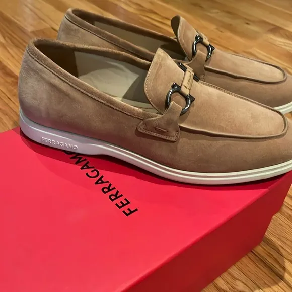Salvatore Ferragamo Cosimo Tan Loafers with Modern Horsebit Detail Sz8.5
