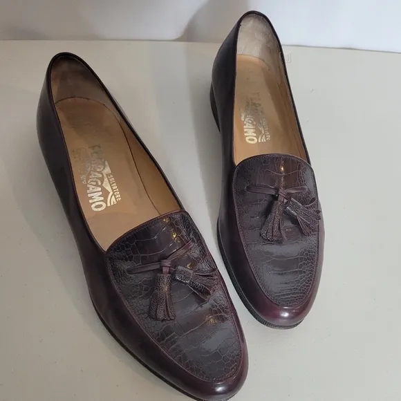 Salvatore Ferragamo Men's Burgandy Croc Embossed Tassel Loafers - Size 9 D